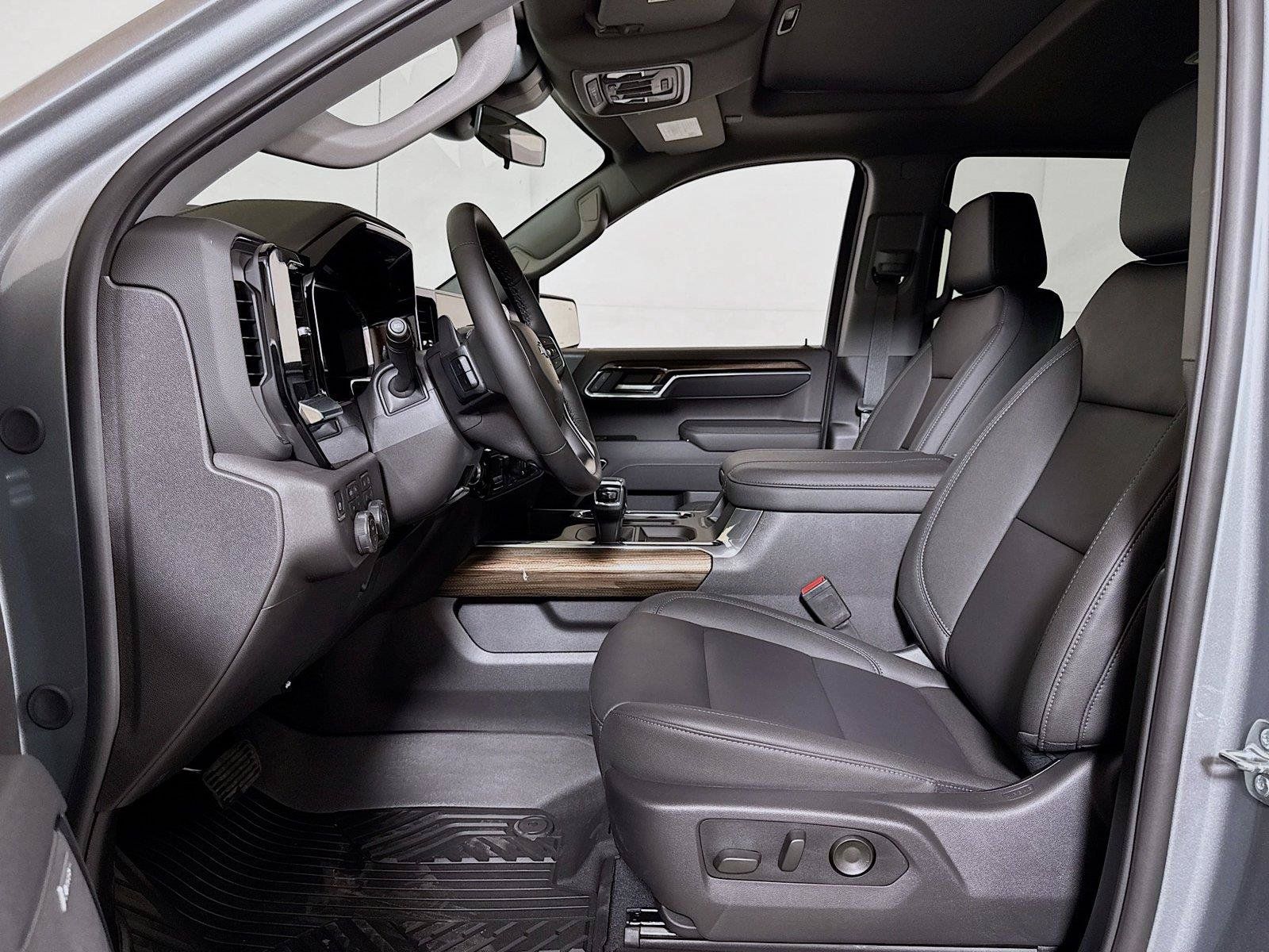 New 2026 Chevrolet Silverado 1500 RST w/ Dark Appearance Package AWD/4WD image 12