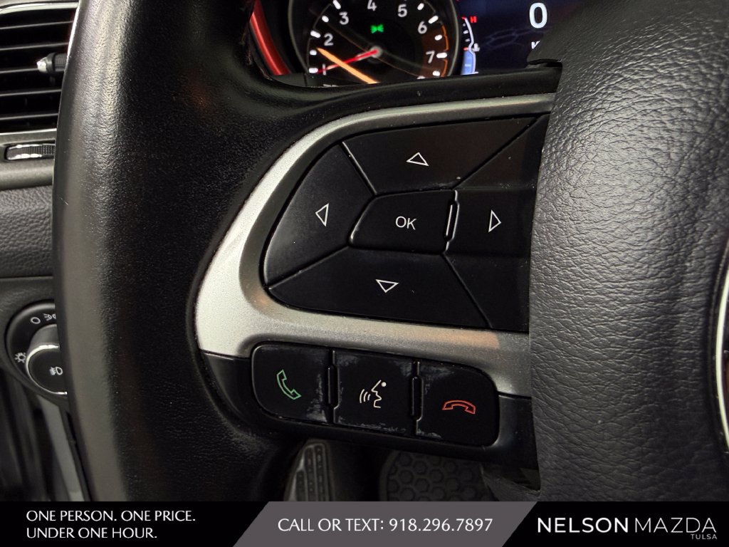 Used 2020 Jeep Compass Trailhawk AWD/4WD image 23