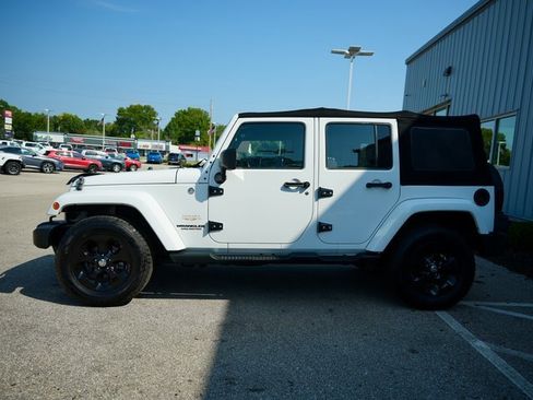 Used 2013 Jeep Wrangler Unlimited Sahara w/ Dual Top Group image 4