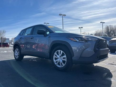 Used 2024 Toyota Corolla Cross L image 3