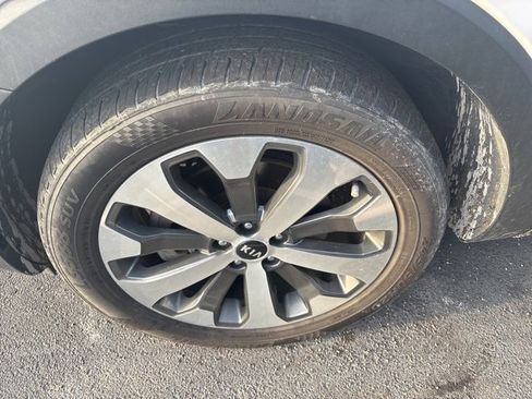 Used 2021 Kia Telluride S image 11