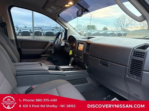 Used 2011 Nissan Titan SV w/ SV Value Truck Pkg image 33