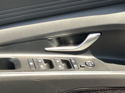 Certified 2024 Hyundai Elantra SEL FWD image 16