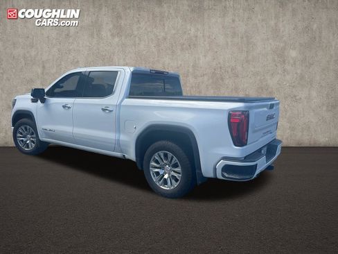 Used 2022 GMC Sierra 1500 Denali w/ Driver Alert Package II AWD/4WD image 4