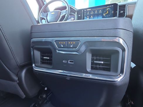 Used 2024 Chevrolet Silverado 1500 High Country w/ High Country Premium Package image 35