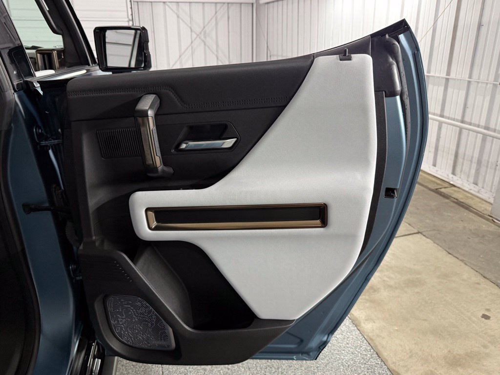 Used 2024 GMC Hummer EV 3X w/ Omega Edition AWD/4WD image 28