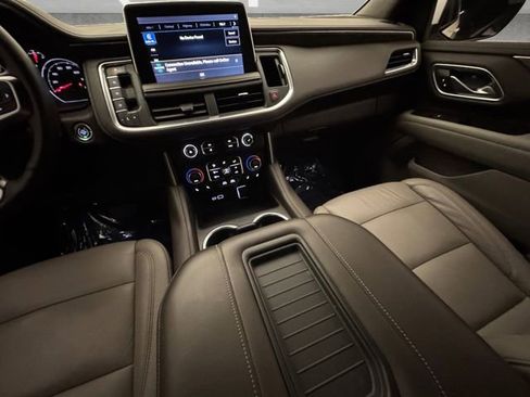 Used 2021 Chevrolet Tahoe LT image 3