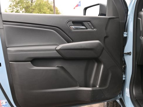 Used 2025 Chevrolet Colorado LT w/ LT Convenience Package RWD image 19