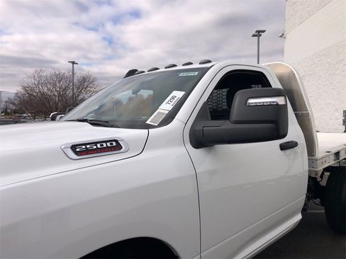 New 2024 RAM 2500 Tradesman w/ Chrome Appearance Group image 5