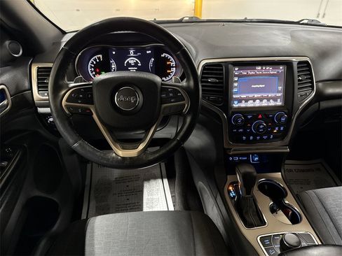 Used 2017 Jeep Grand Cherokee Laredo w/ Quick Order Package 23E image 11