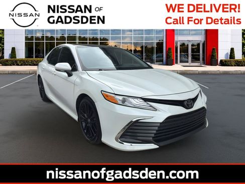 Used 2023 Toyota Camry XLE FWD image 1