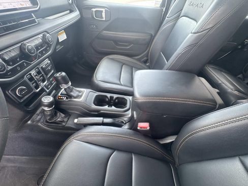 Used 2024 Jeep Wrangler Unlimited Sahara w/ Technology Group AWD/4WD image 23