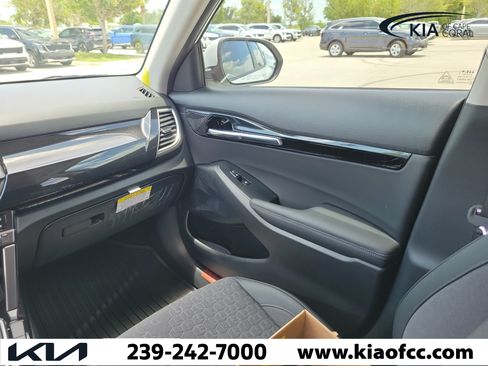 New 2026 Kia Seltos S FWD image 16