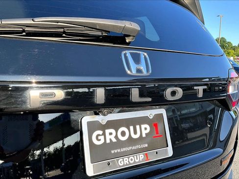 Used 2025 Honda Pilot TrailSport image 30