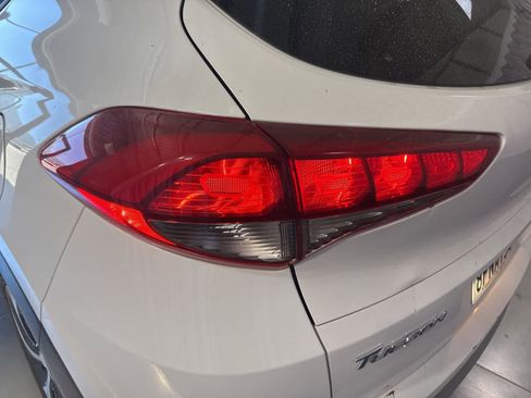 Used 2018 Hyundai Tucson Value FWD image 12