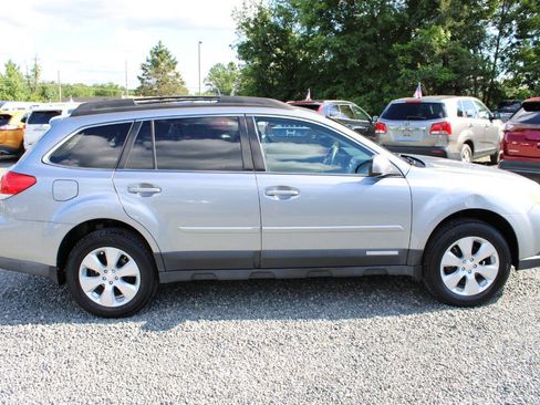Used 2011 Subaru Outback 2.5i Premium w/ All-Weather Pkg AWD/4WD image 6