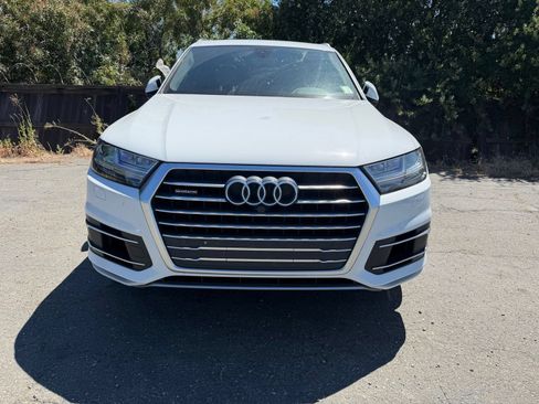 Used 2018 Audi Q7 3.0T Premium Plus w/ Premium Plus Package AWD/4WD image 8