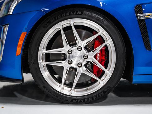 Used 2018 Cadillac CTS V w/ Carbon Fiber Package RWD image 9