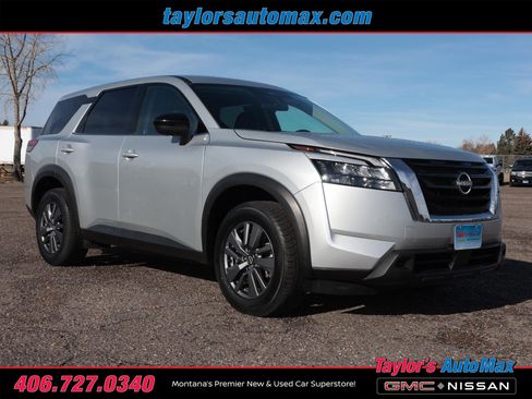 Used 2024 Nissan Pathfinder S image 2