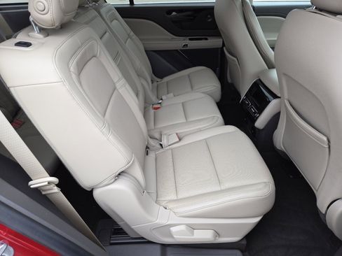 Used 2020 Lincoln Aviator Reserve image 19