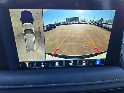 Used 2023 Chevrolet Tahoe Z71 w/ Z71 Off-Road Package image 13