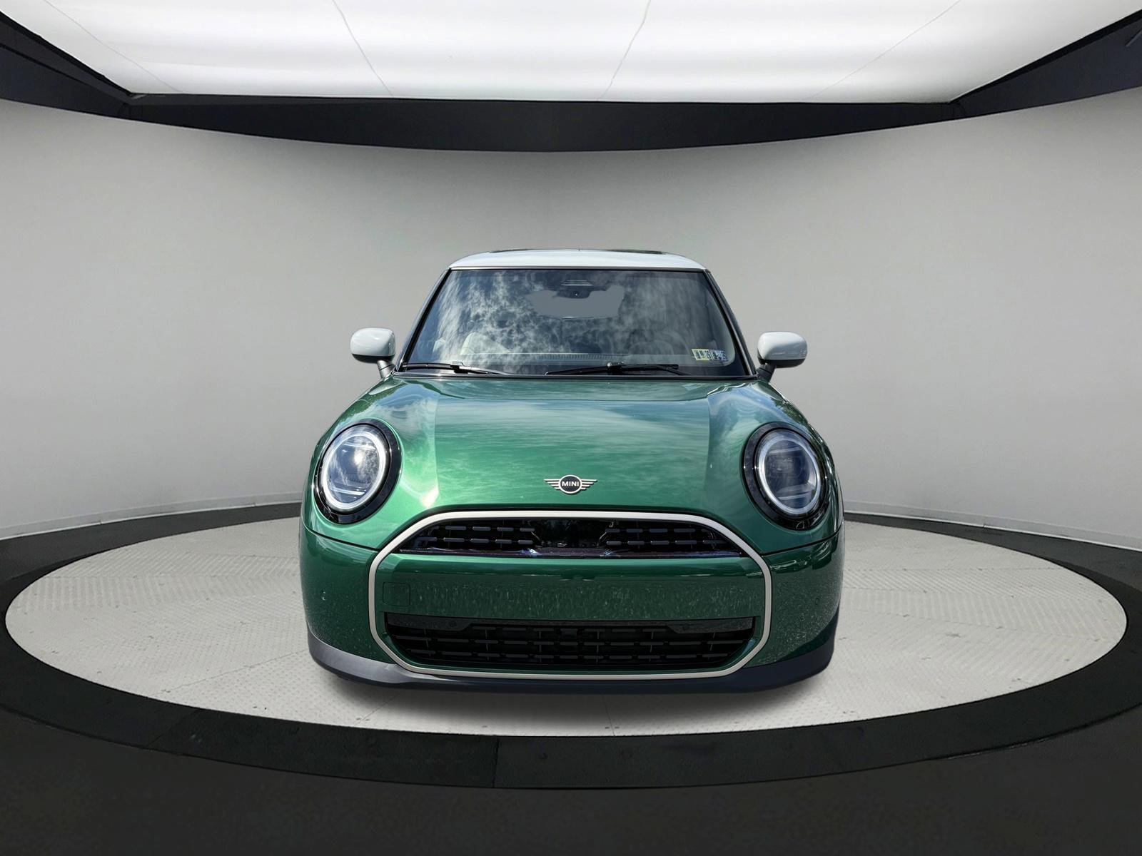 Used 2026 MINI Cooper 2-Door Hardtop FWD image 2