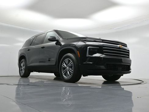 Used 2024 Chevrolet Traverse LT image 45