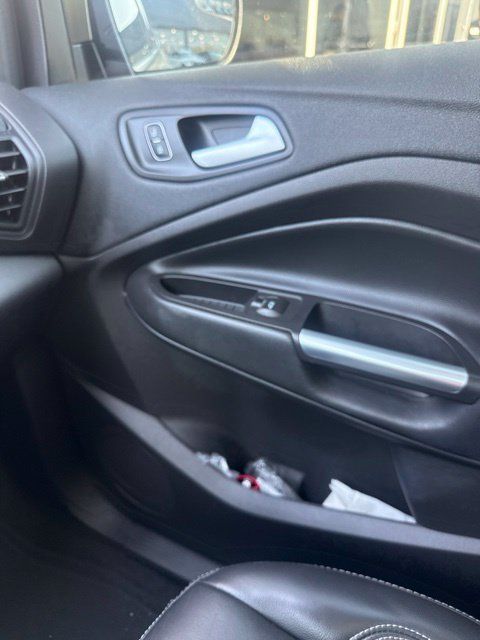 Used 2018 Ford C-MAX SE w/ Equipment Group 202A FWD image 25