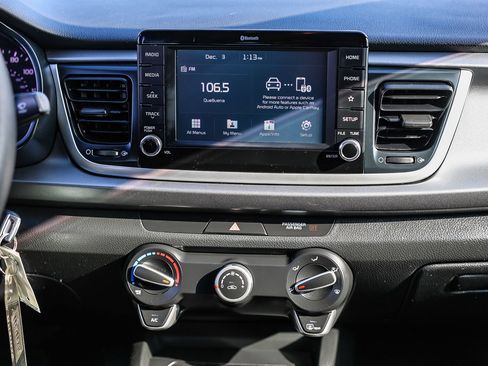 Used 2019 Kia Rio S image 3