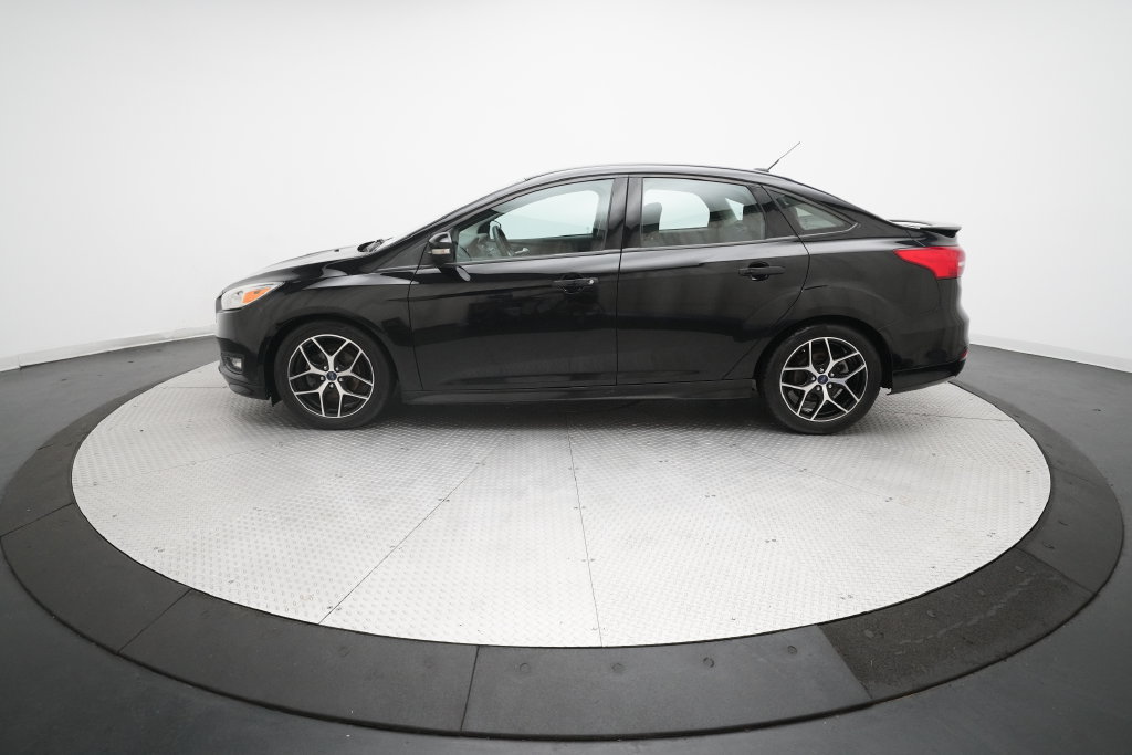 Used 2016 Ford Focus SE w/ SE Sport Package FWD image 21
