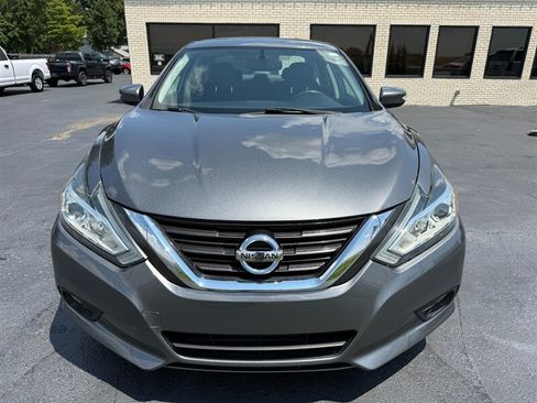 Used 2016 Nissan Altima 2.5 SL w/ 2.5 Technology Package FWD image 4