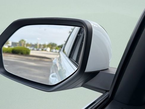 Used 2023 Volkswagen Atlas SE w/ Panoramic Sunroof Package image 40