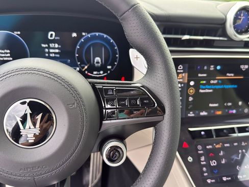 New 2026 Maserati Grecale Modena image 24