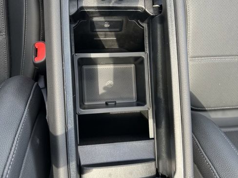 Certified 2025 Mercedes-Benz GLC 300 4MATIC image 18