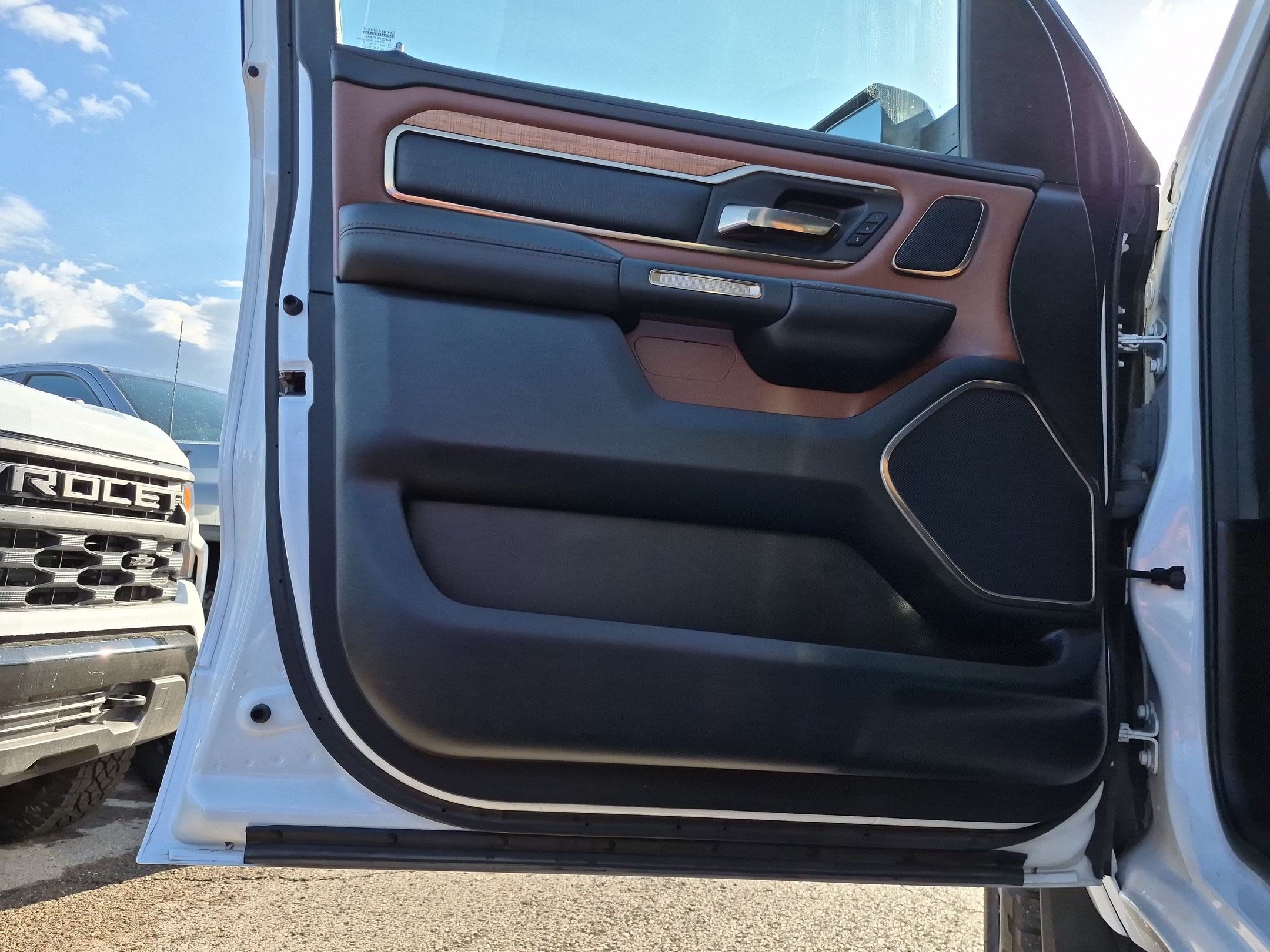 Used 2021 RAM 1500 Limited AWD/4WD image 12