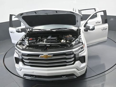 Used 2024 Chevrolet Silverado 1500 High Country w/ Technology Package image 95