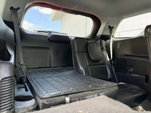 Used 2022 Ford Explorer XLT w/ Equipment Group 202A AWD/4WD image 18
