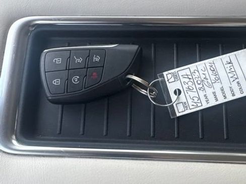Used 2023 GMC Yukon XL Denali AWD/4WD image 13