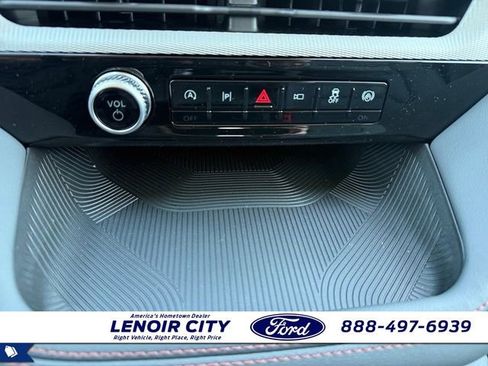 New 2026 Ford Explorer Active w/ Active Comfort Package RWD image 27