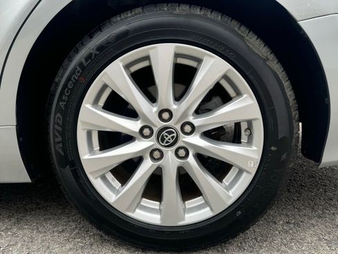 Used 2018 Toyota Camry LE image 10