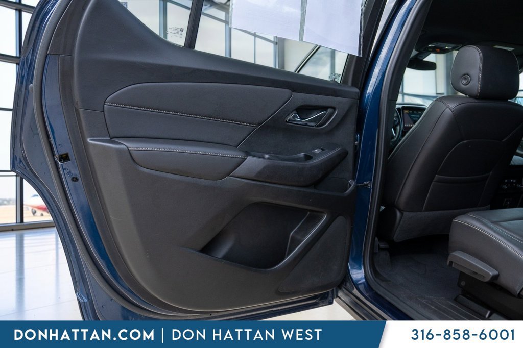 Used 2023 Chevrolet Traverse LT AWD/4WD image 18