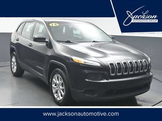 Used 2014 Jeep Cherokee Sport FWD video 1