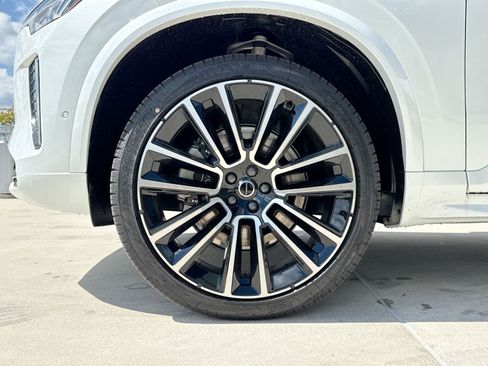 New 2026 Volvo XC90 B6 Plus w/ Protection Package Premier AWD/4WD image 12