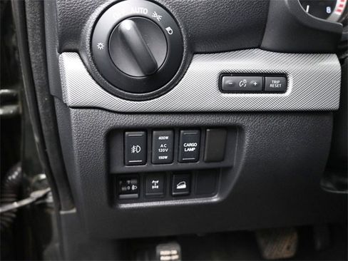 Used 2019 Nissan Titan PRO-4X w/ Pro-4x Convenience Package image 20