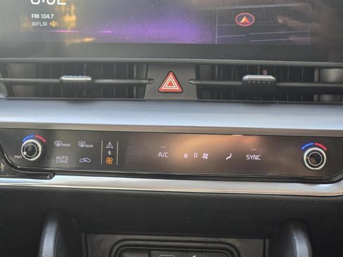 Used 2023 Kia Sportage EX FWD image 17