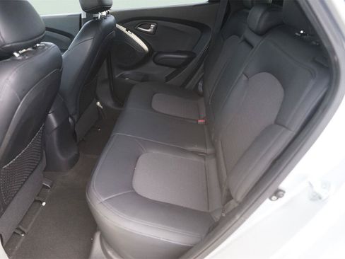 Used 2011 Hyundai Tucson GLS FWD image 12