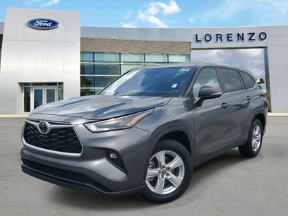 Used 2023 Toyota Highlander LE