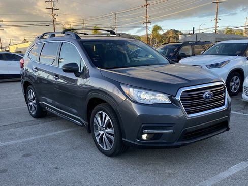 Used 2021 Subaru Ascent Limited w/ Technology Package image 4