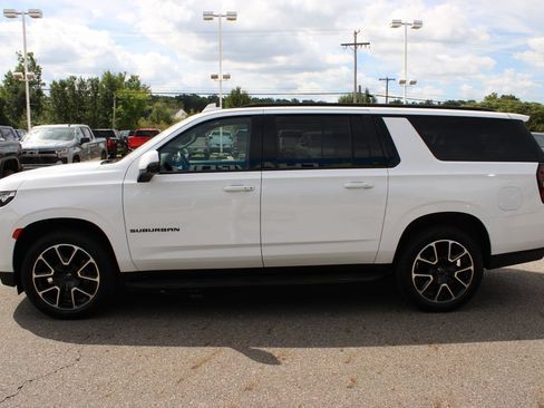 Certified 2022 Chevrolet Suburban RST w/ Luxury Package AWD/4WD image 29