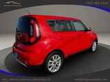 Used 2018 Kia Soul + image 4